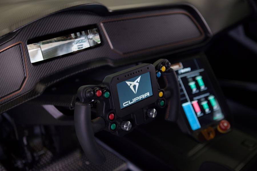 Панель приборов Cupra e-Racer 2018 года  (фото 10 из 23)